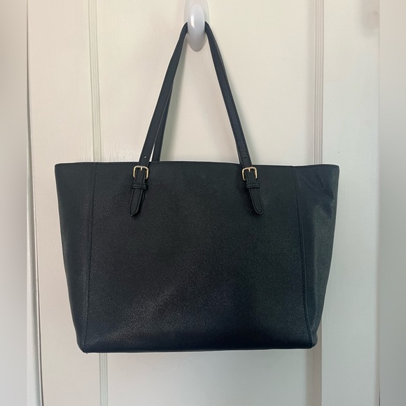 COACH- turnlock tote - Picture 3 of 8